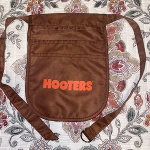 Hooters brown apron
